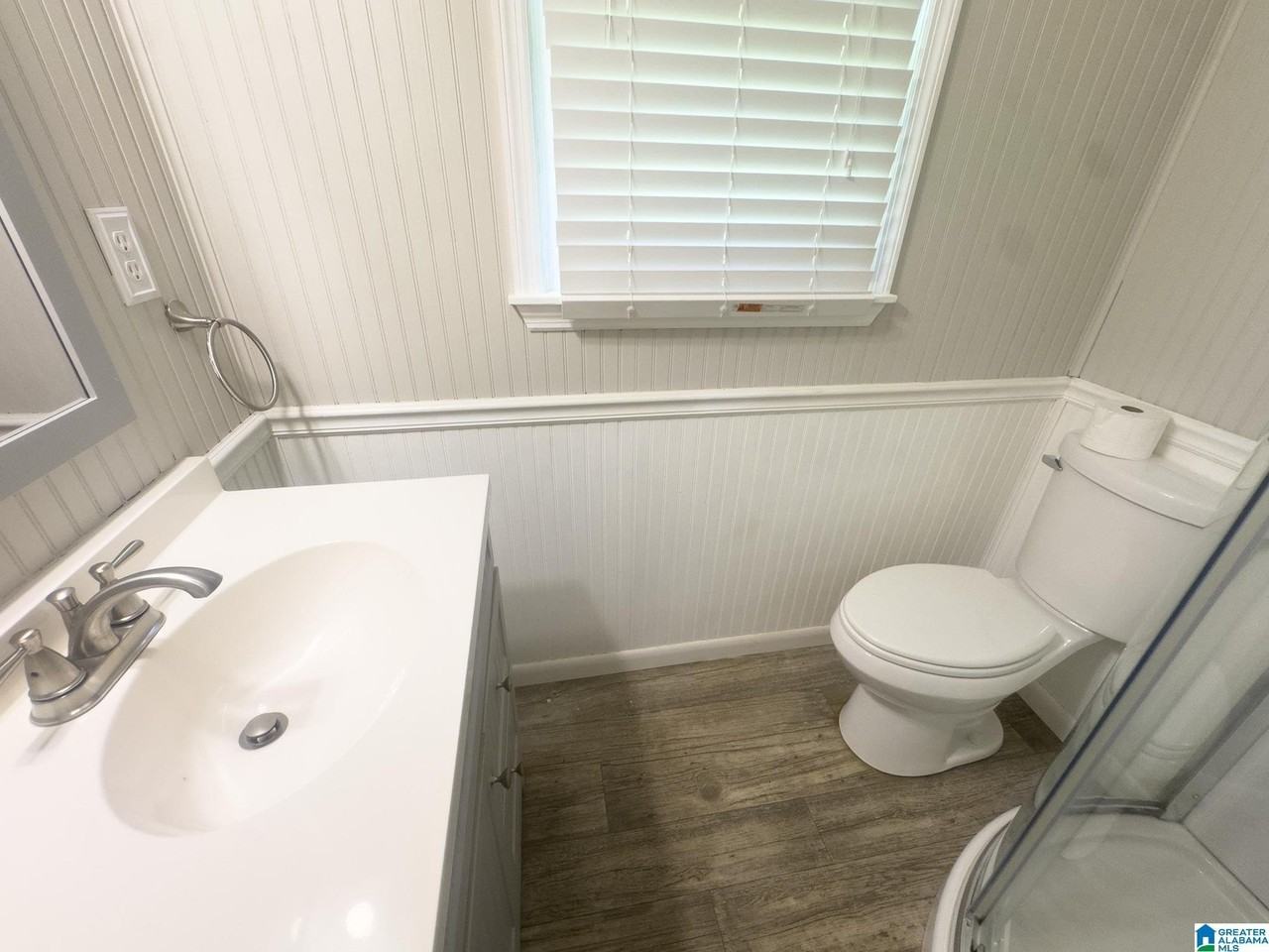 111 Florence St - Photo 7 of 9