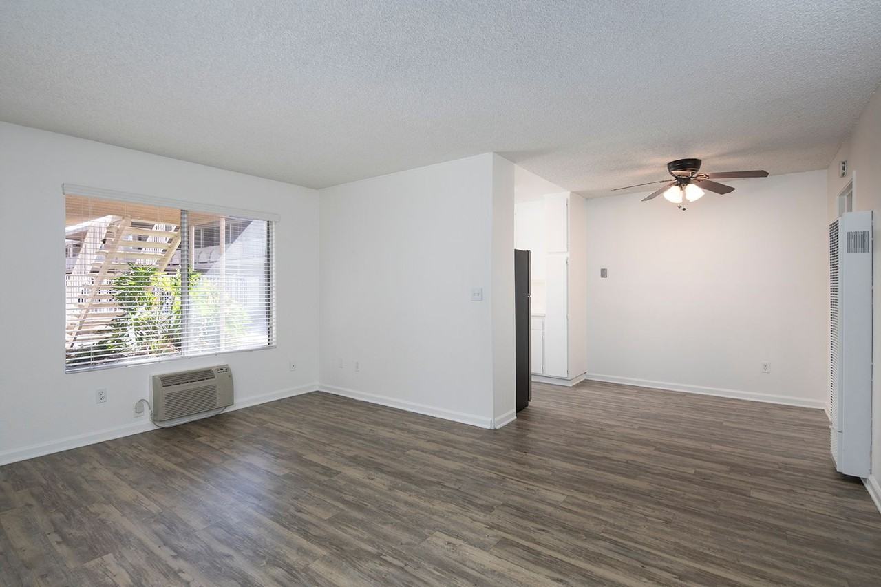 Trade Winds Apartments - Photo 2 of 15