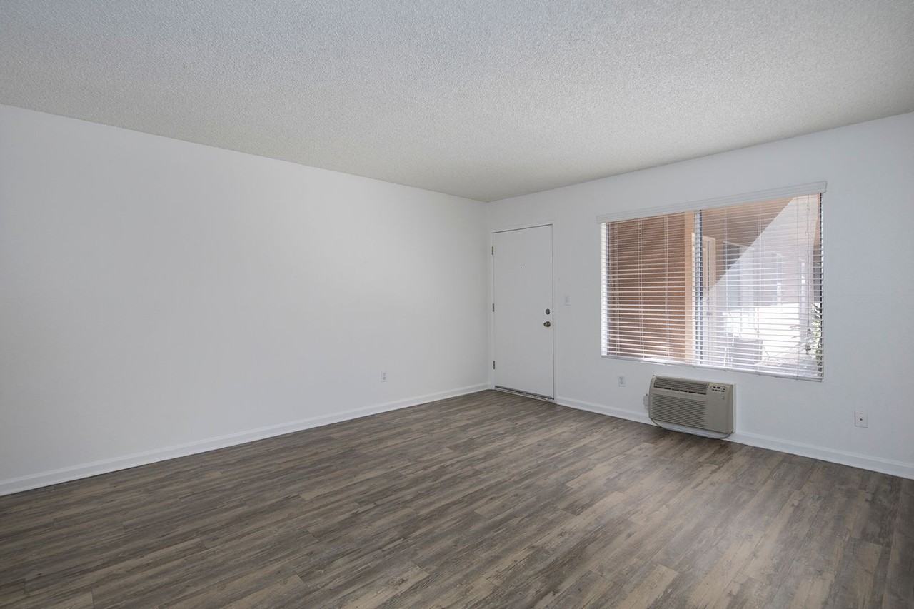 Trade Winds Apartments - Photo 6 of 15