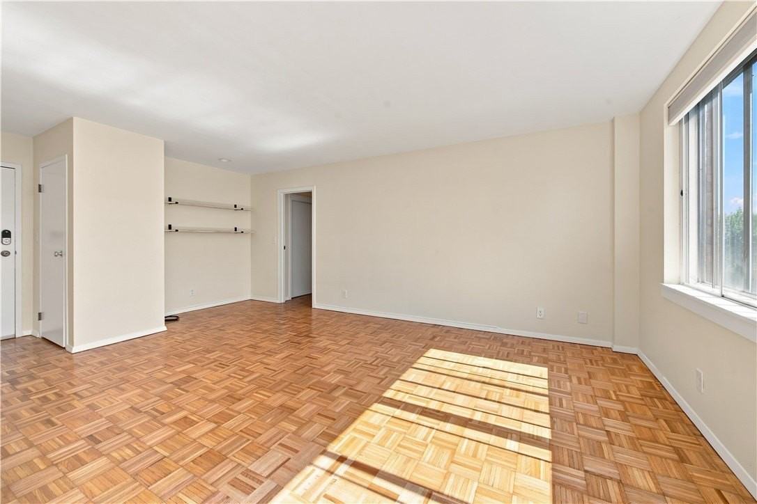 1000 East Ave - Photo 5 of 16