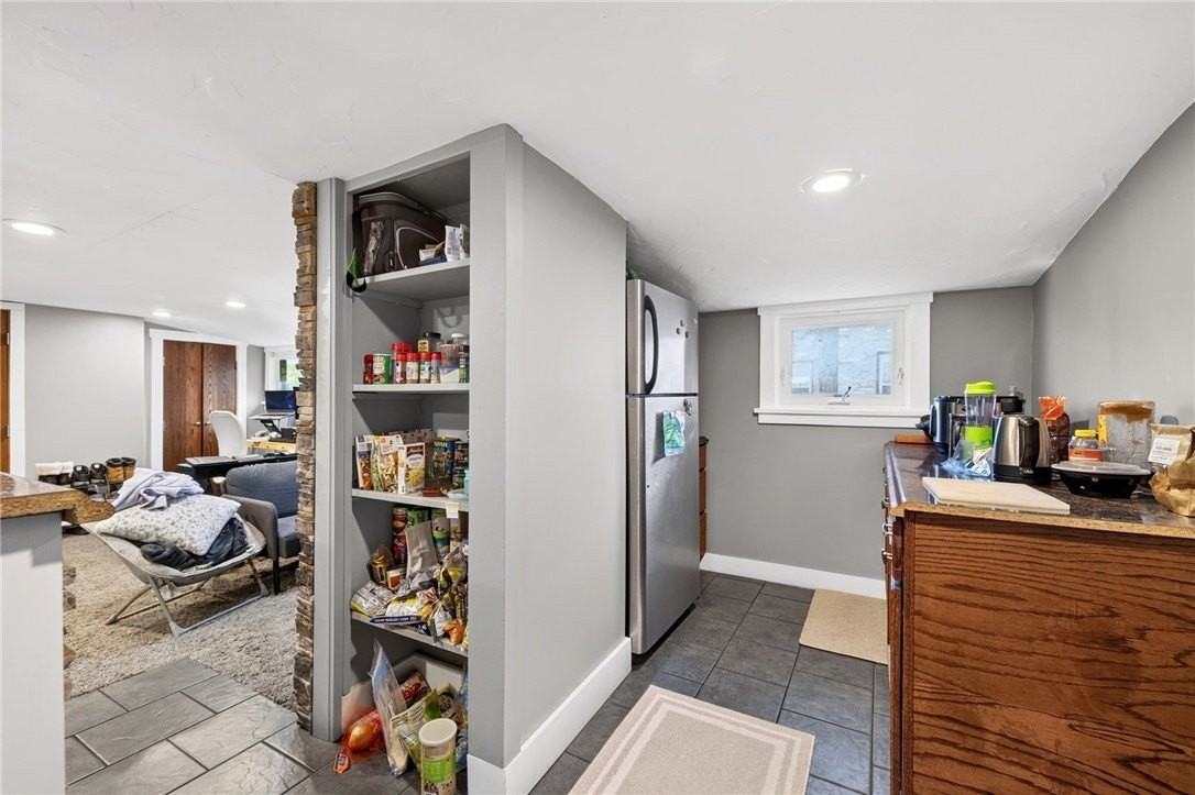 260 Oxford St #3 - Photo 7 of 11