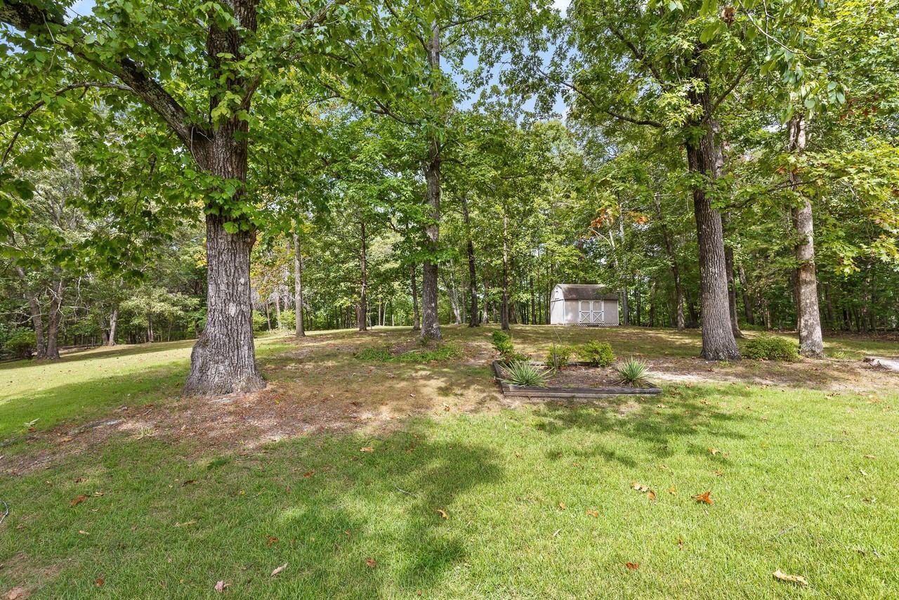 8693 Arbutus Dr - Photo 6 of 39