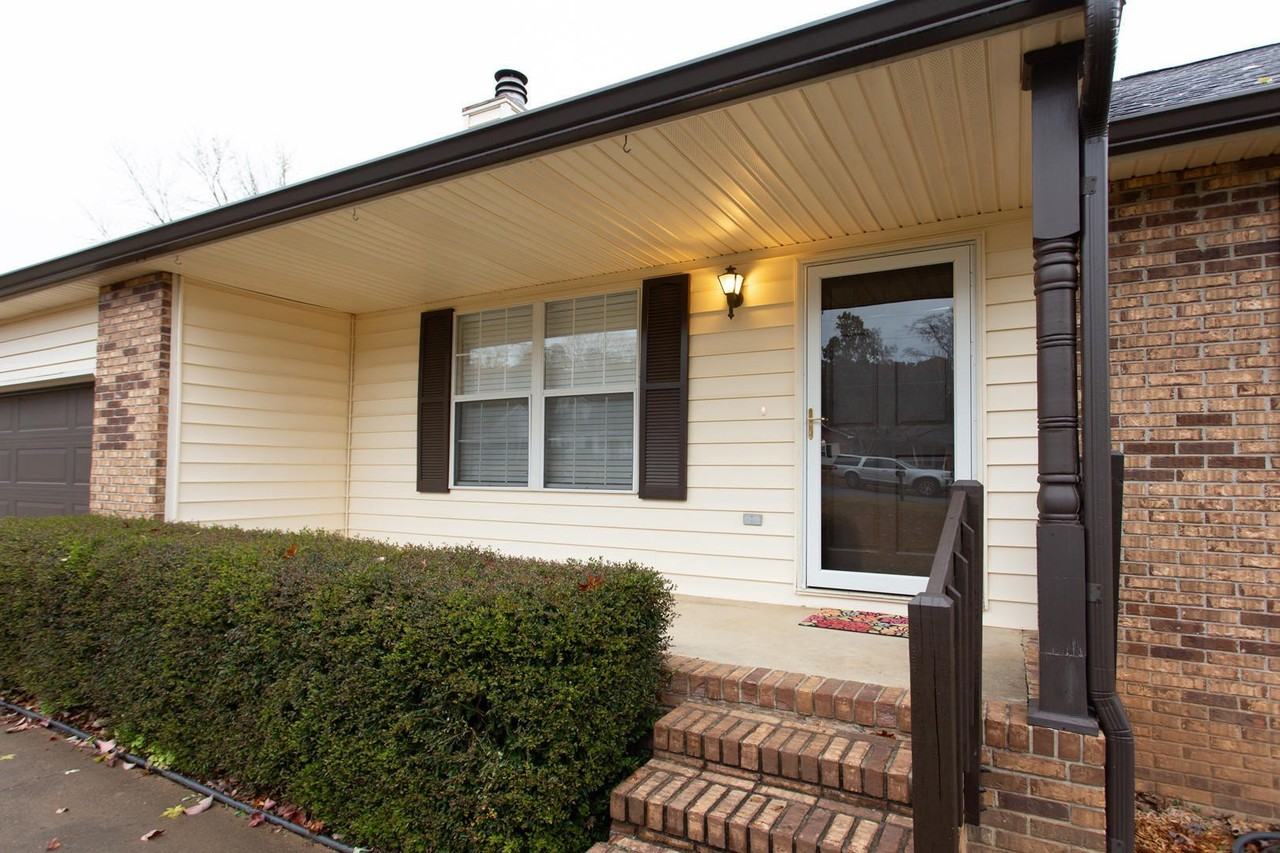 5609 Landrum Dr - Photo 2 of 26