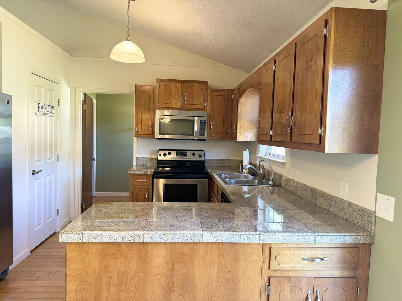 5609 Landrum Dr - Photo 7 of 26