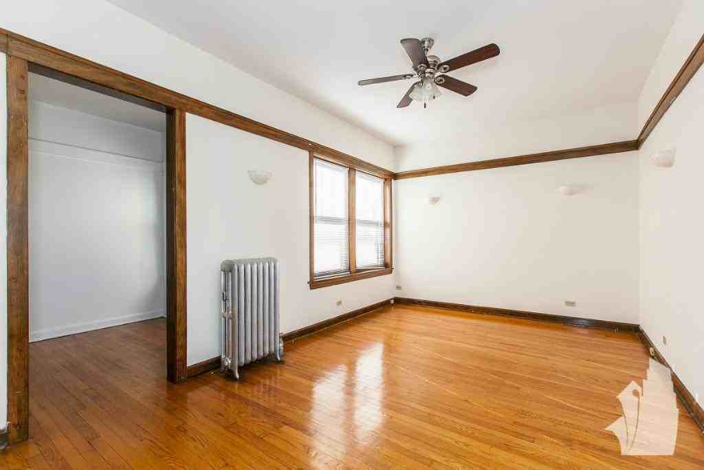 816 W Waveland Ave #15 - Photo 4 of 10