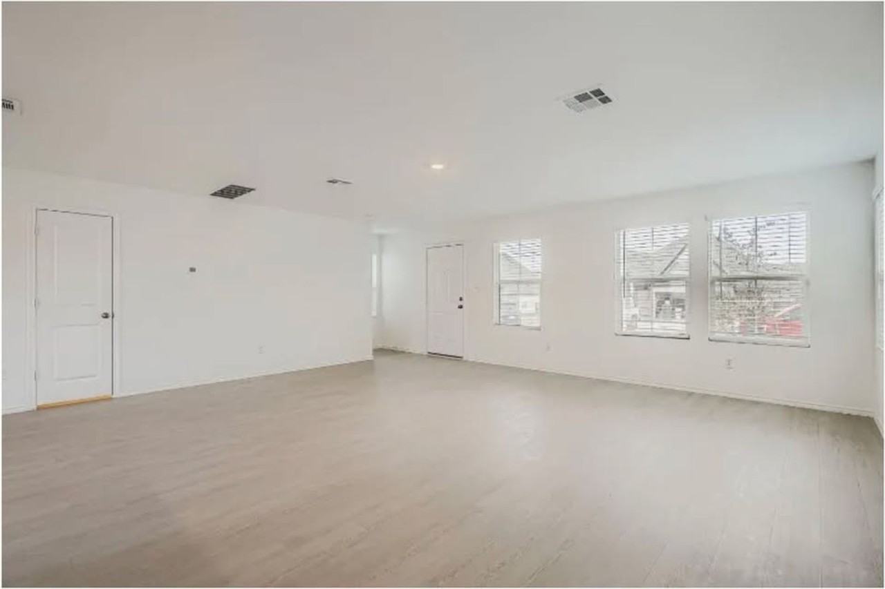 321 Keefer - Photo 3 of 16