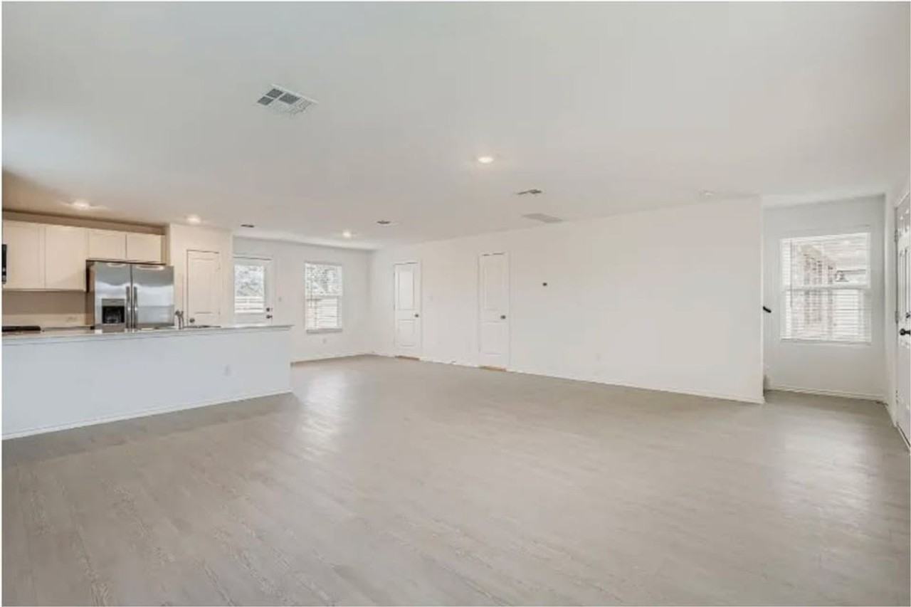 321 Keefer - Photo 4 of 16