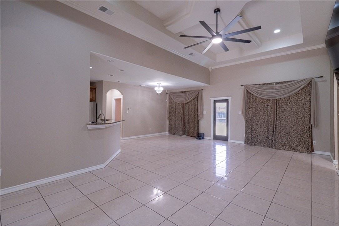 6842 Old Square Dr - Photo 4 of 21