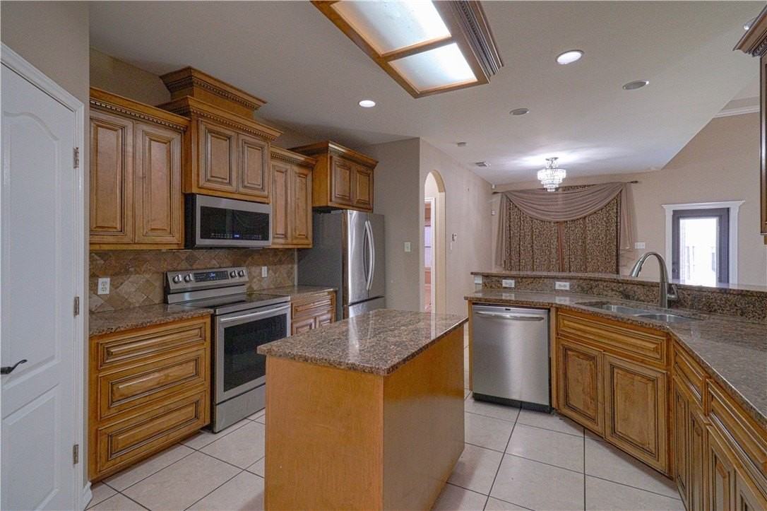 6842 Old Square Dr - Photo 6 of 21