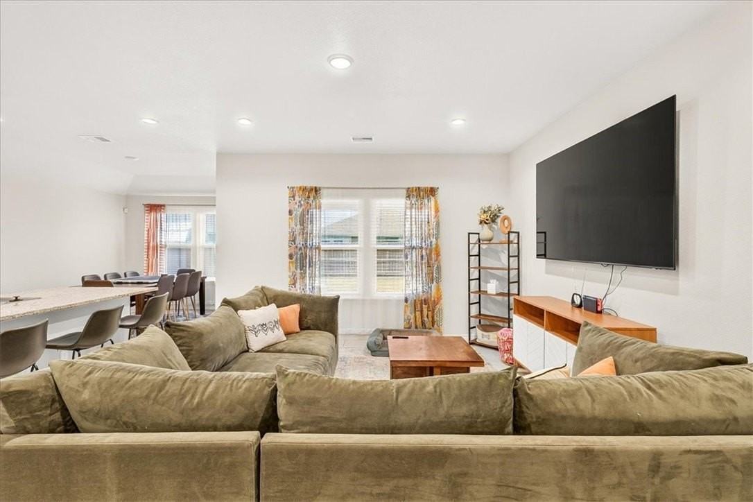 3913 Targaryen Way - Photo 4 of 34