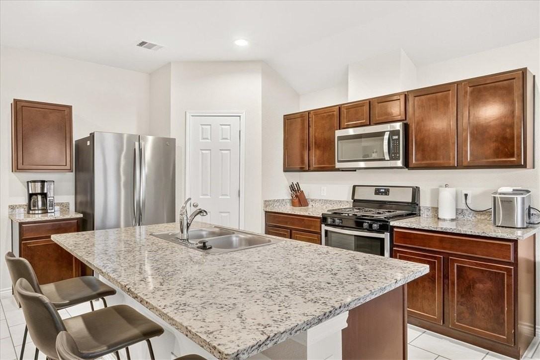 3913 Targaryen Way - Photo 7 of 34