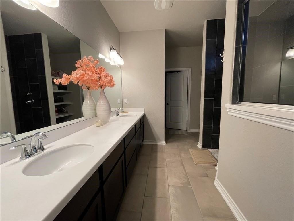 8022 Calma St - Photo 4 of 7