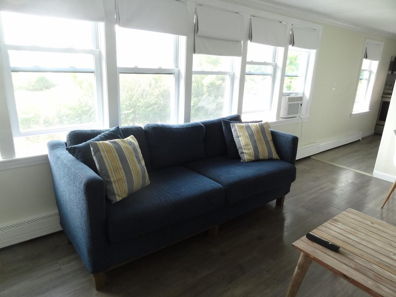 155 Bayview St #B - Photo 3 of 12
