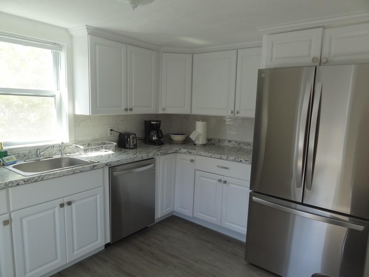 155 Bayview St #B - Photo 6 of 12