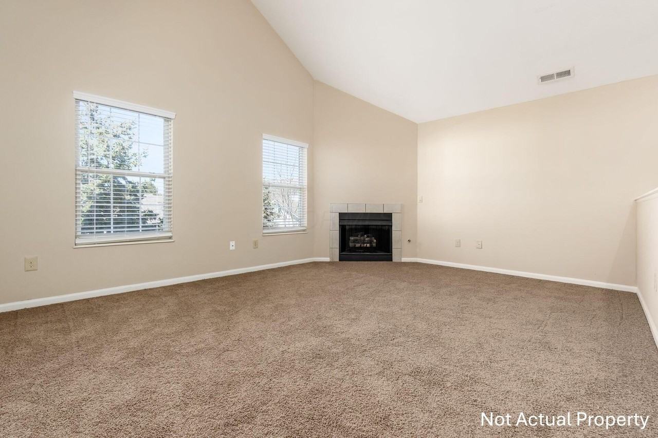 4981 Stratford Pine Ln - Photo 2 of 32
