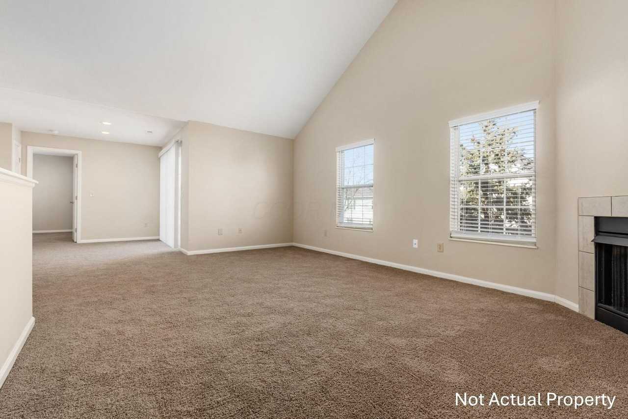 4981 Stratford Pine Ln - Photo 4 of 32