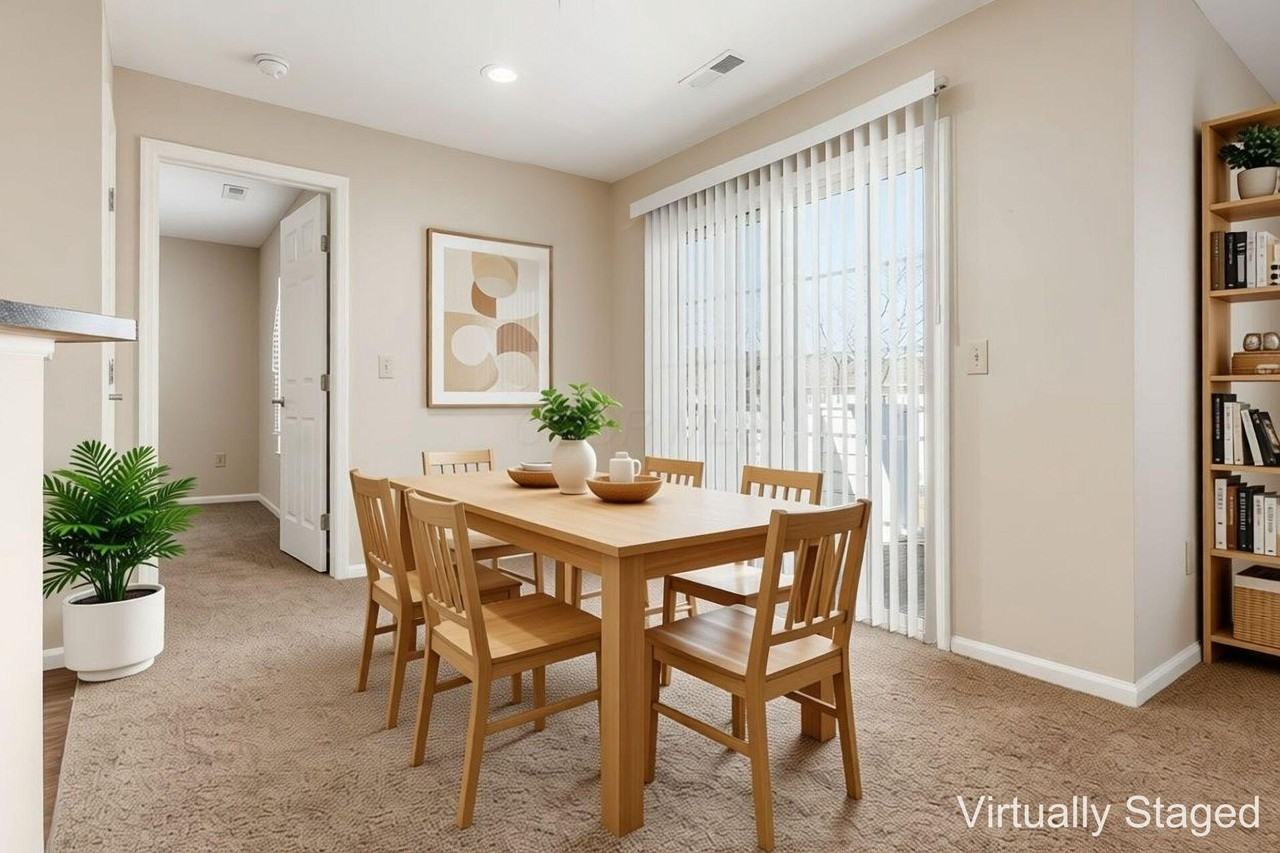 4981 Stratford Pine Ln - Photo 5 of 32