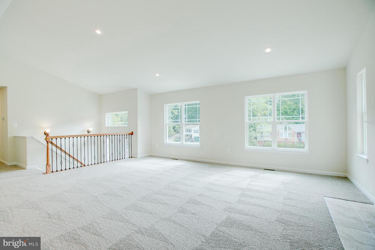 1002 Aquia Dr - Photo 5 of 22