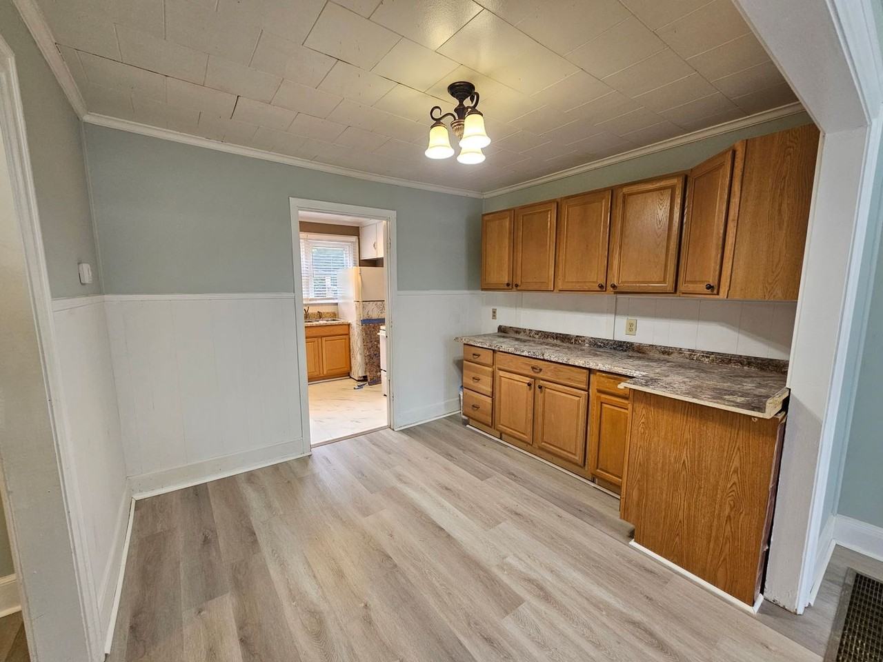 468 Hillcrest Ave - Photo 6 of 10