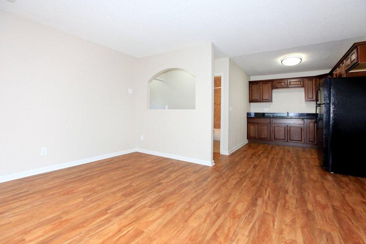 Mapleview Apartment Homes - Photo 3 of 20