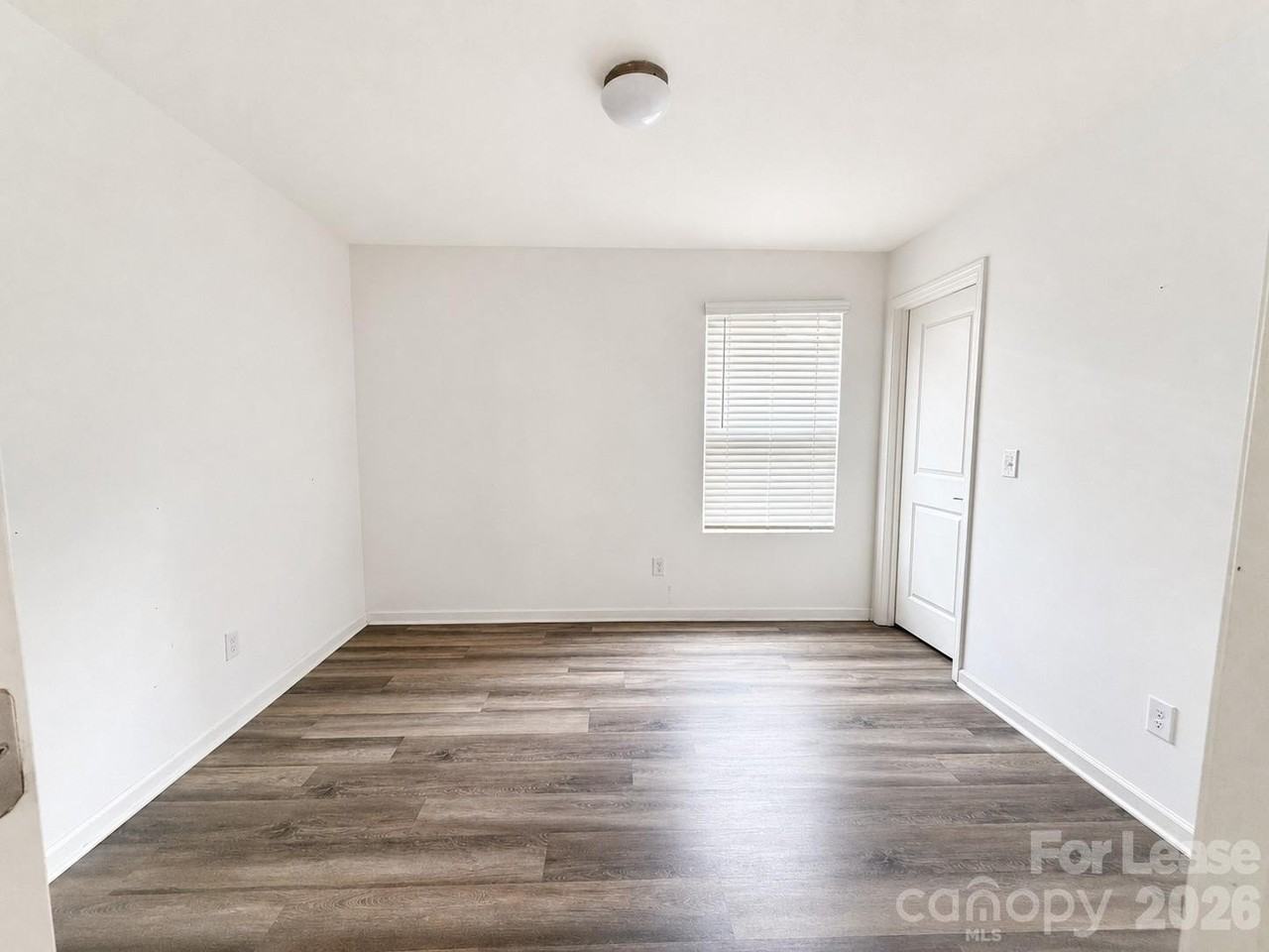 3220 Capitol Dr - Photo 7 of 15