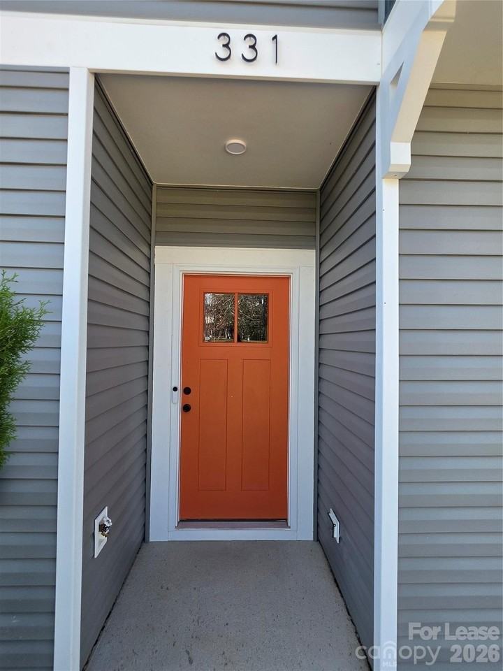 331 S Broad St - Photo 2 of 8
