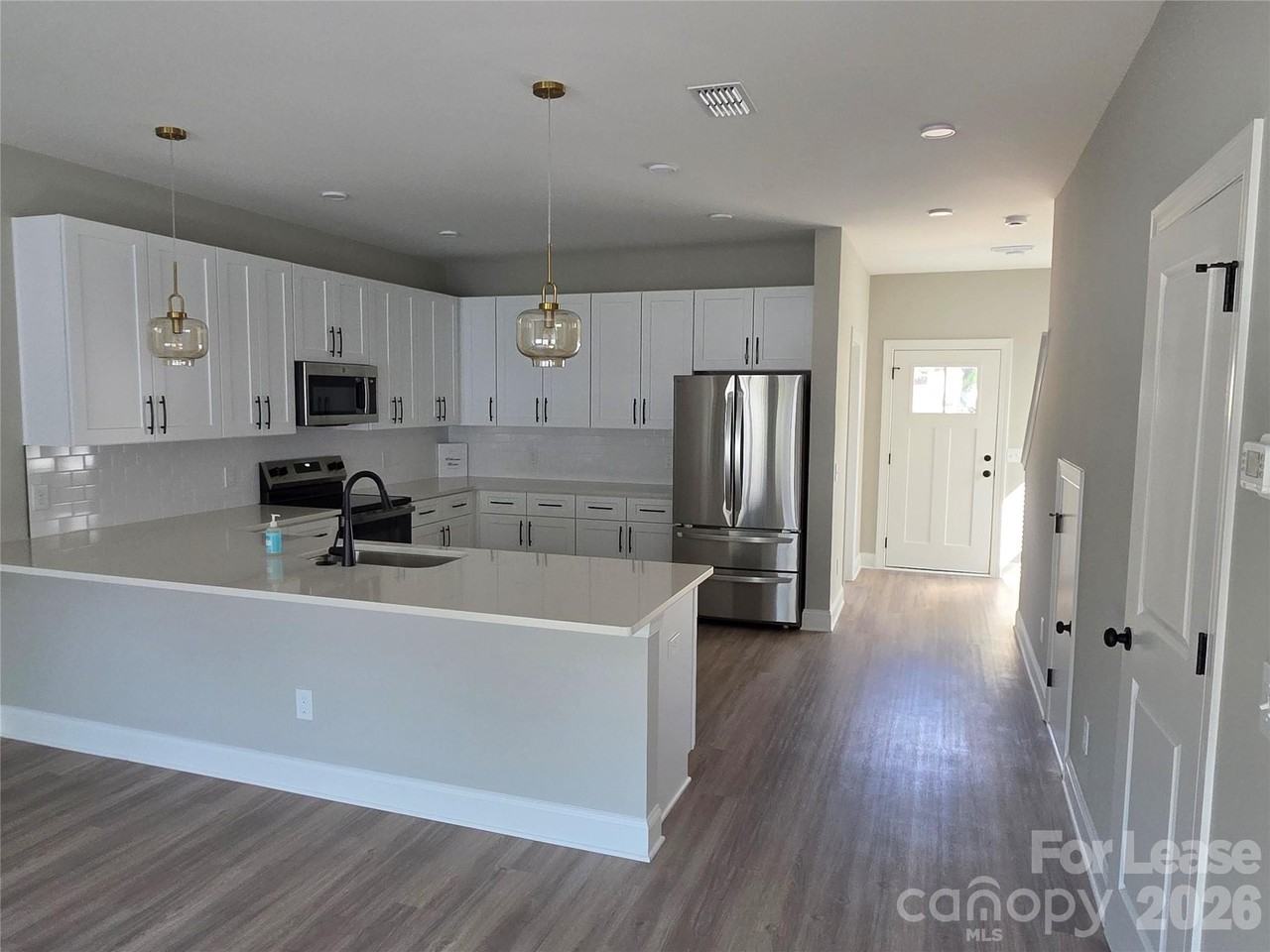 335 S Broad St - Photo 3 of 8