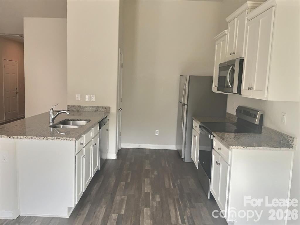 2112 Lanza Dr - Photo 2 of 9