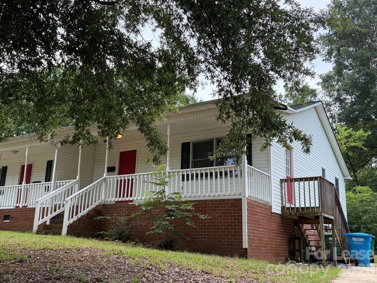 640 Pee Dee Ave - Photo 3 of 11