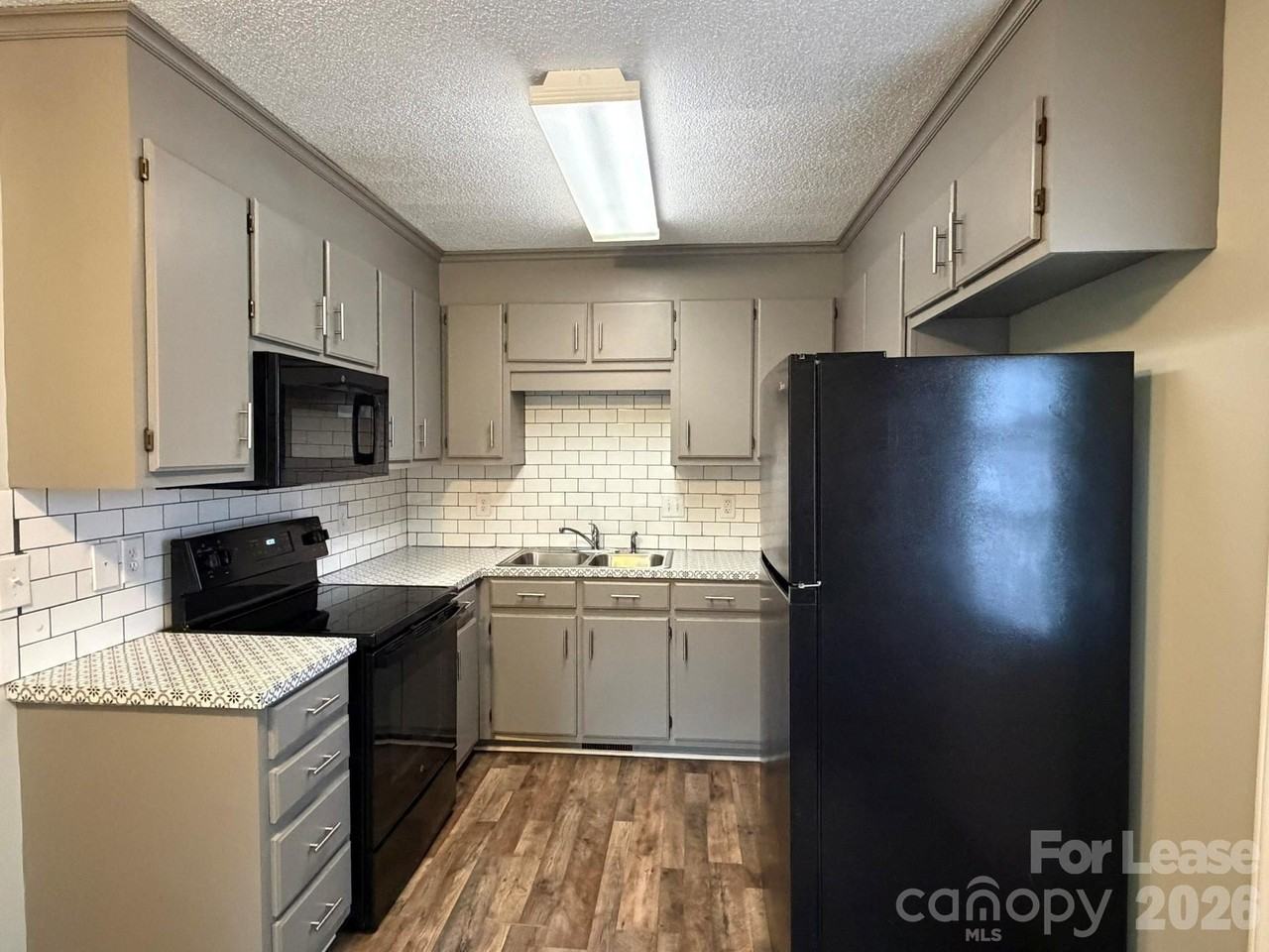 640 Pee Dee Ave - Photo 5 of 11