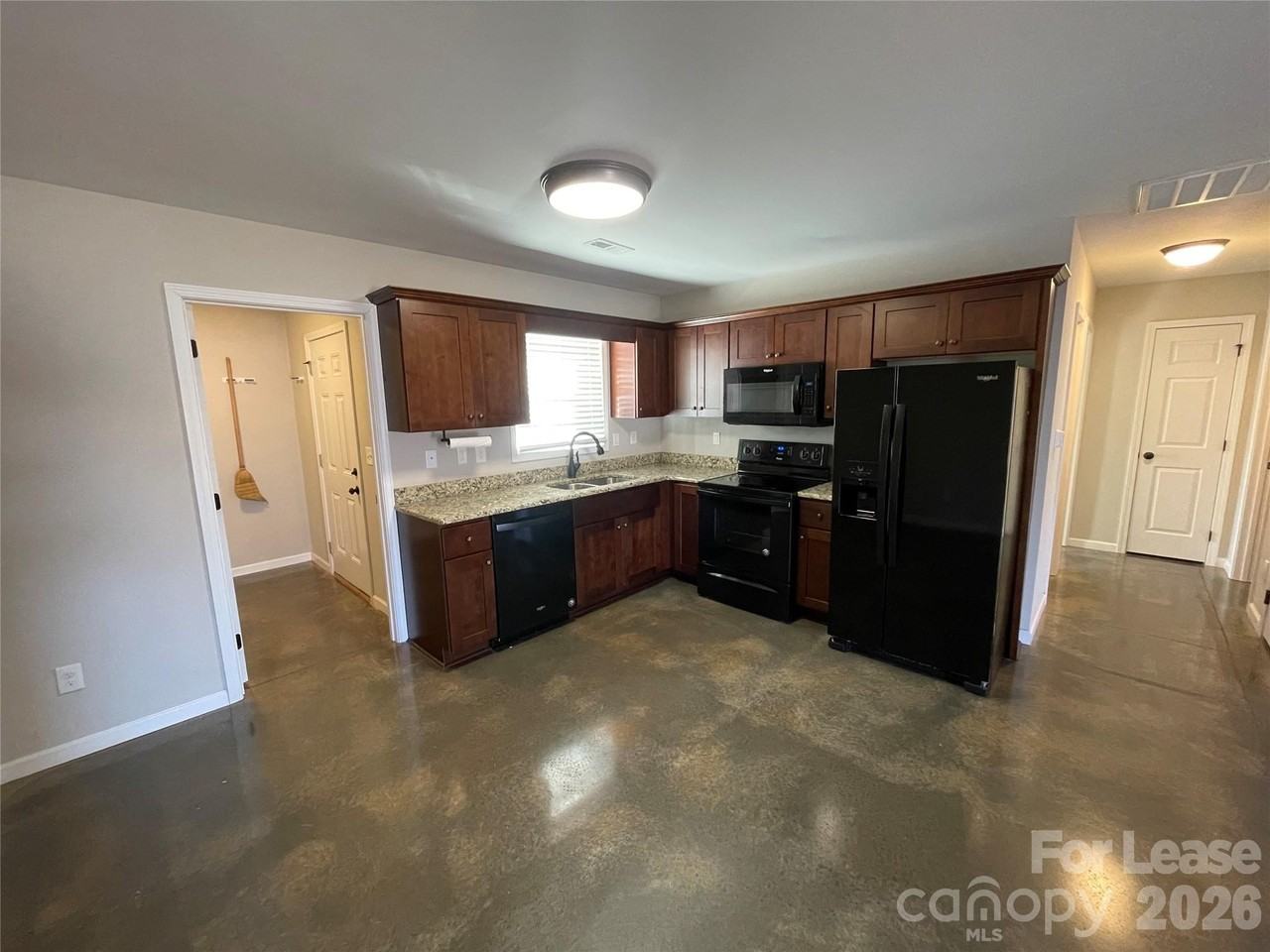 4429 Dillbrook Ln - Photo 5 of 11