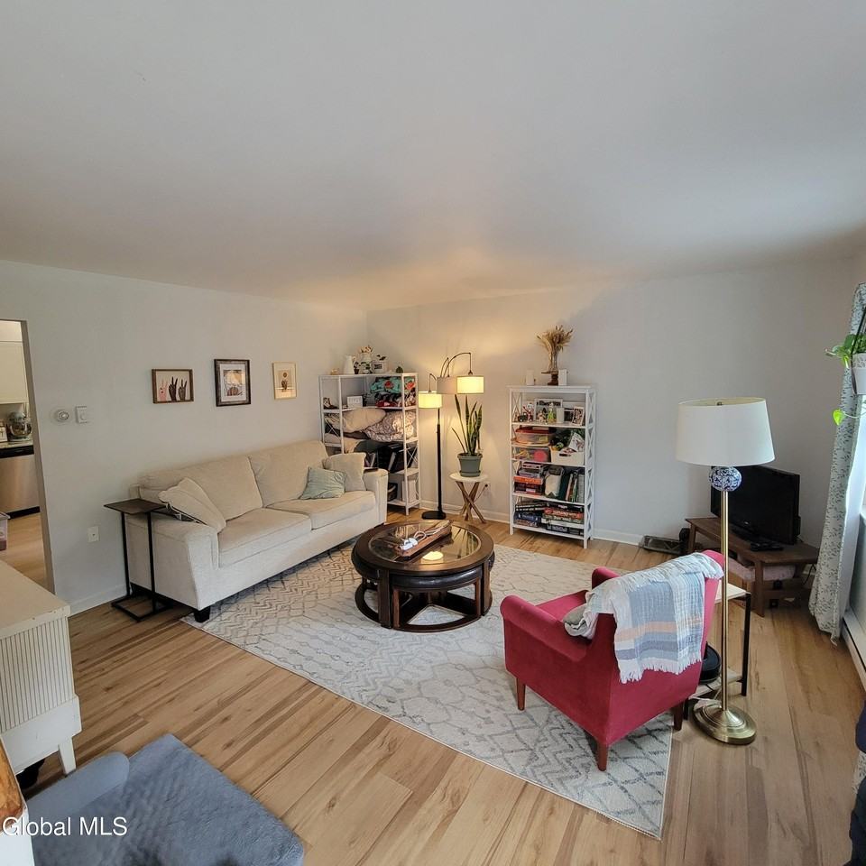 17 Henry St - Photo 2 of 10