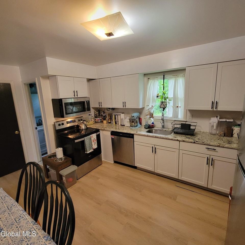 17 Henry St - Photo 4 of 10