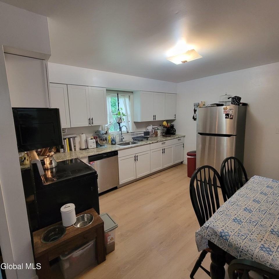 17 Henry St - Photo 5 of 10
