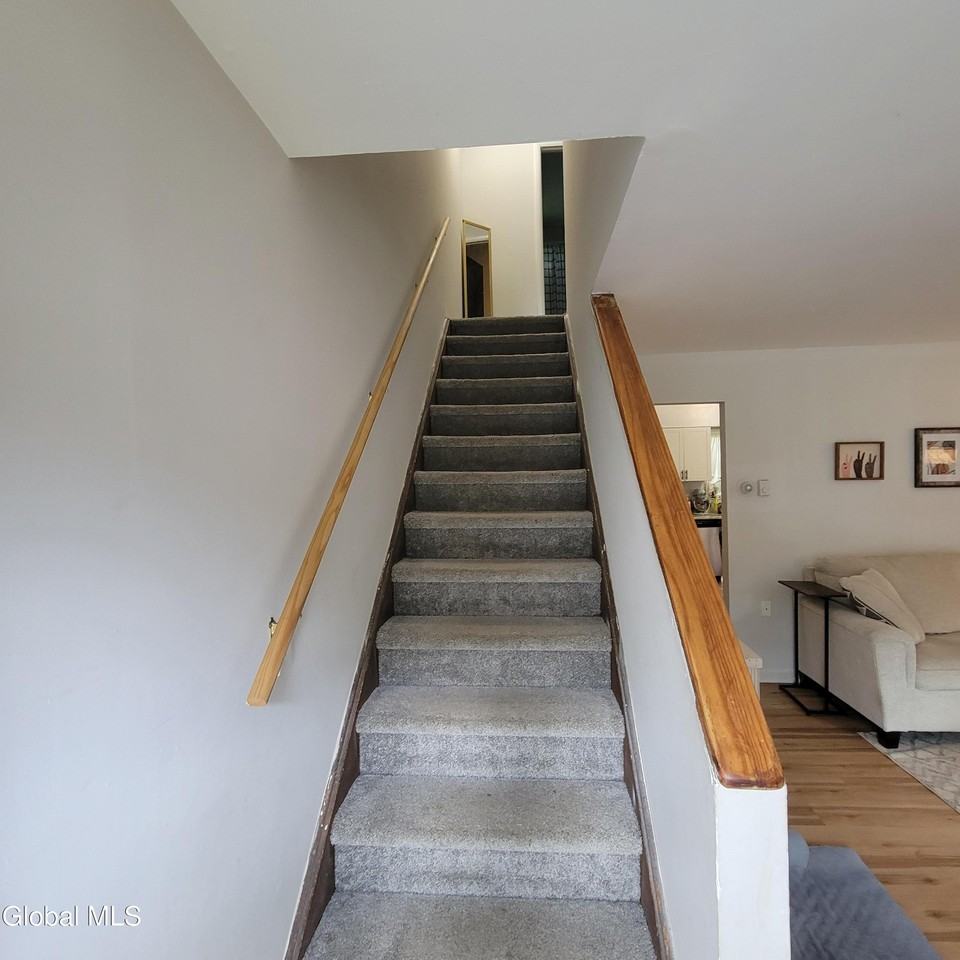 17 Henry St - Photo 7 of 10