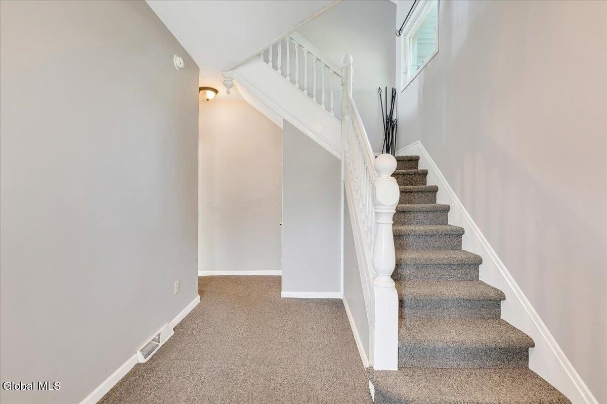 160 Market St #2 - Photo 7 of 42