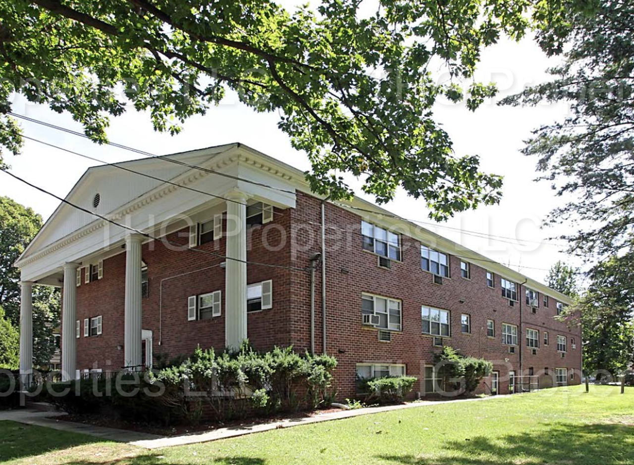 315 W 8th - Photo 4 of 8