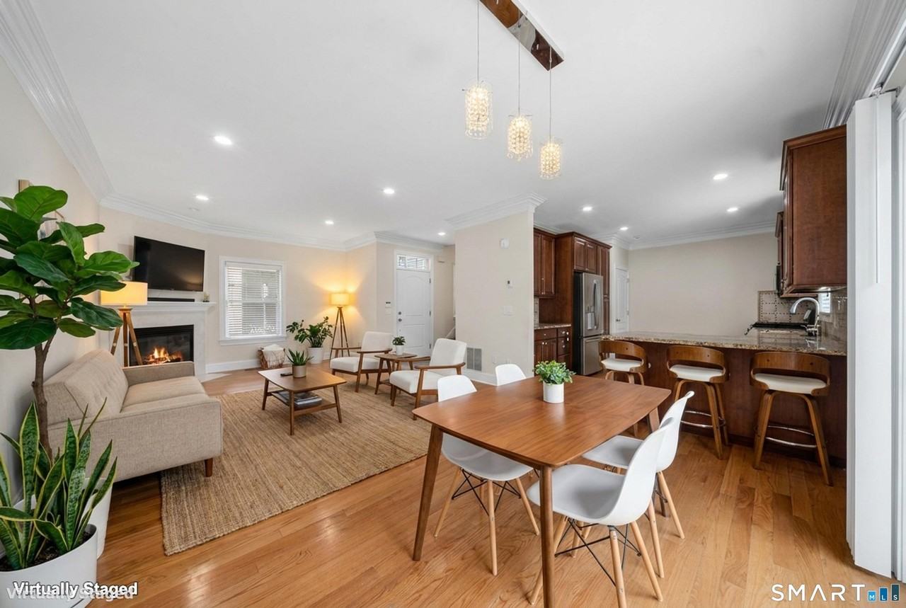 88 Maple Tree Ave #E - Photo 4 of 28