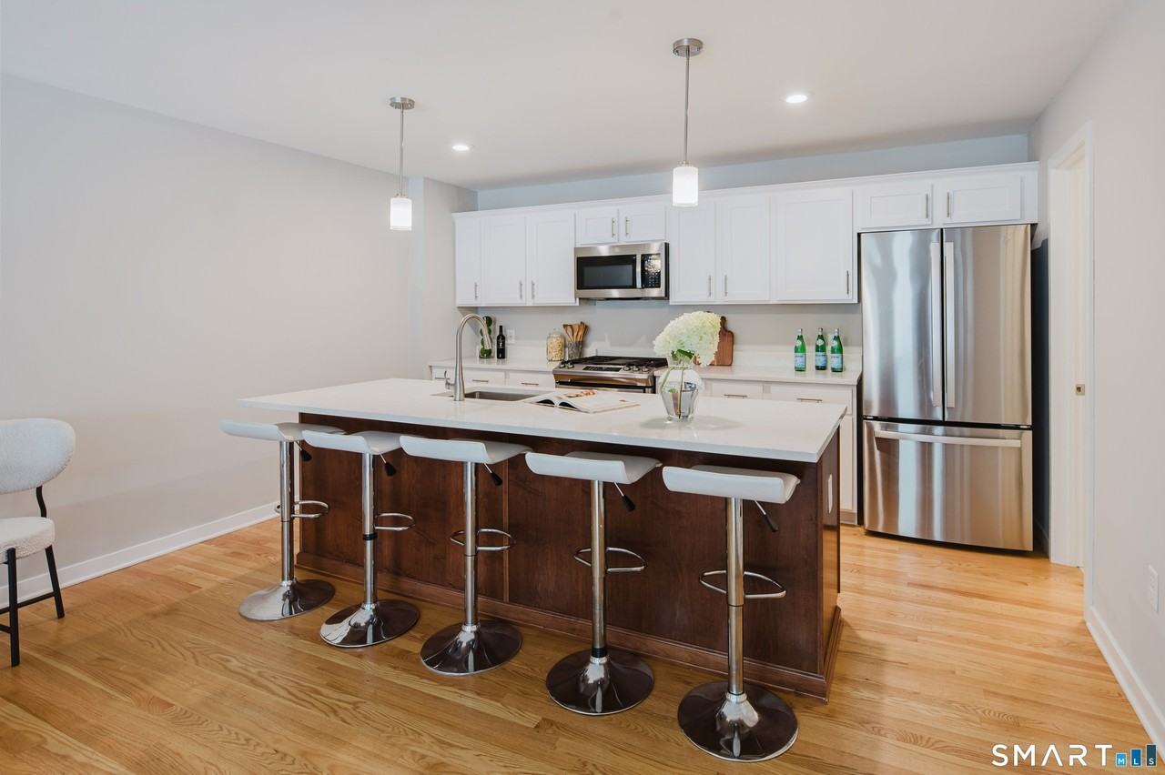 1385 Washington Blvd #4 - Photo 7 of 30