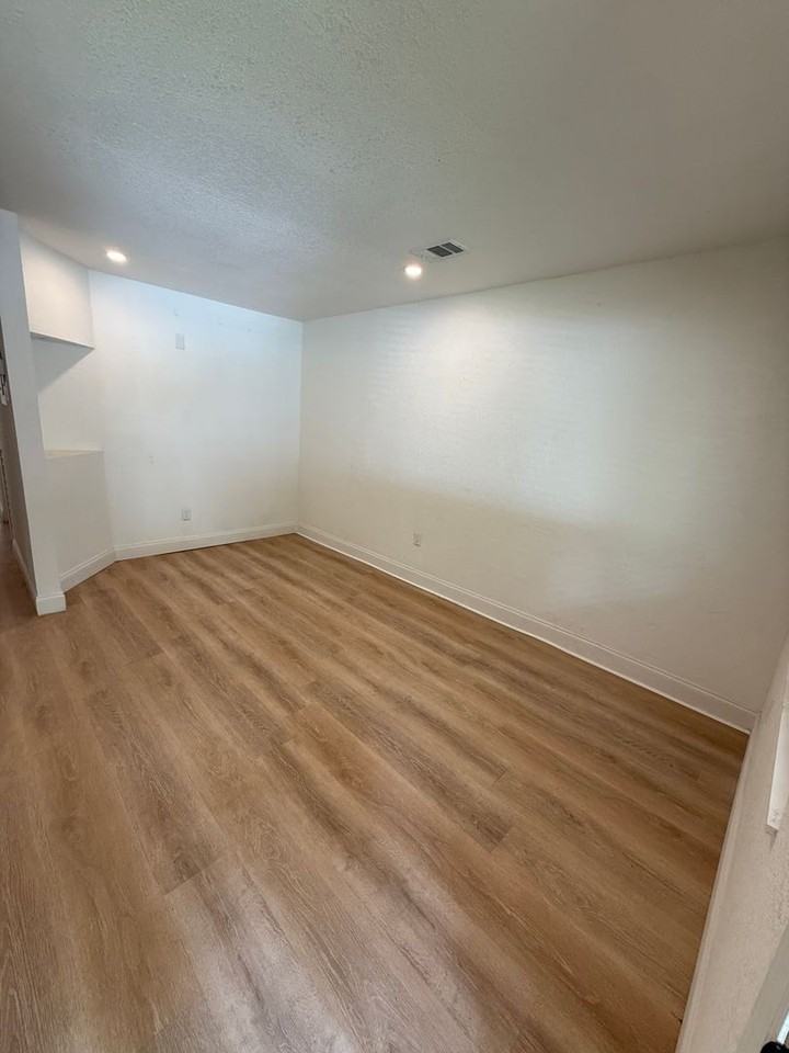 1830 S Clyde Morris Blvd - Photo 3 of 14