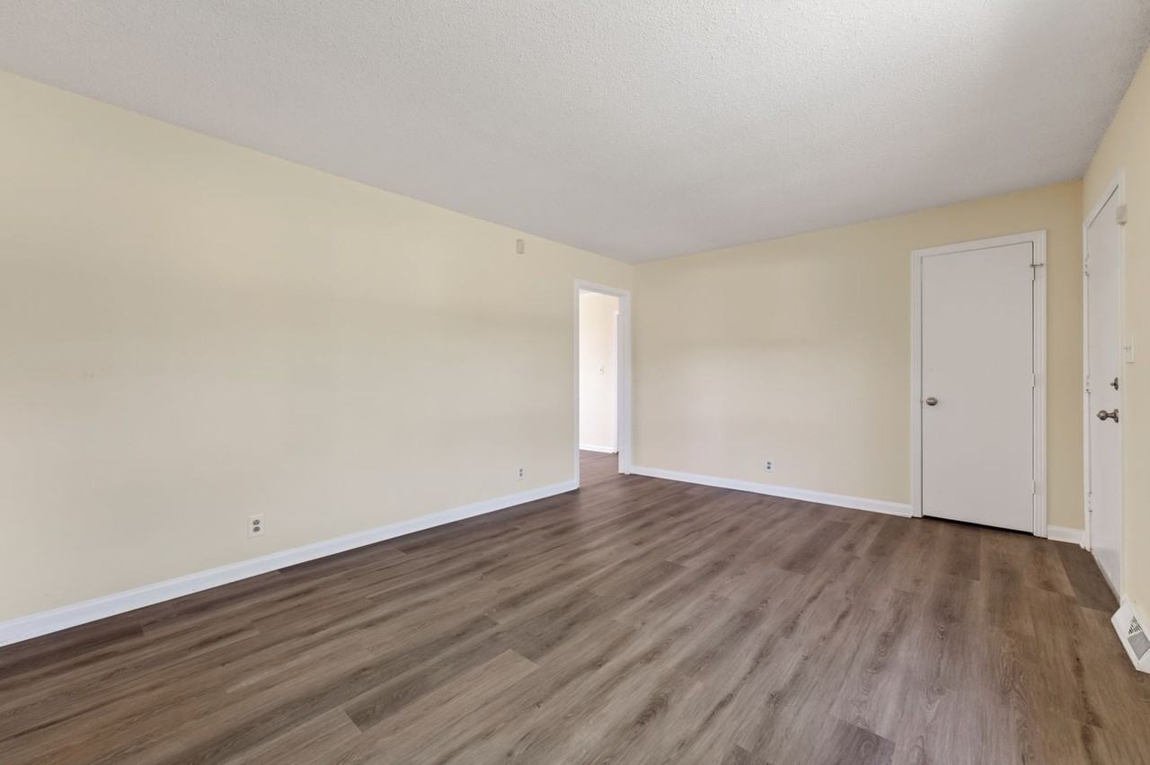 573 Waldorf Dr - Photo 6 of 26