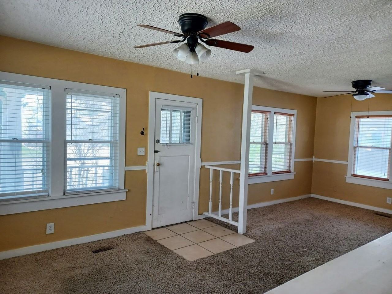 843 S Holyoke St - Photo 3 of 30