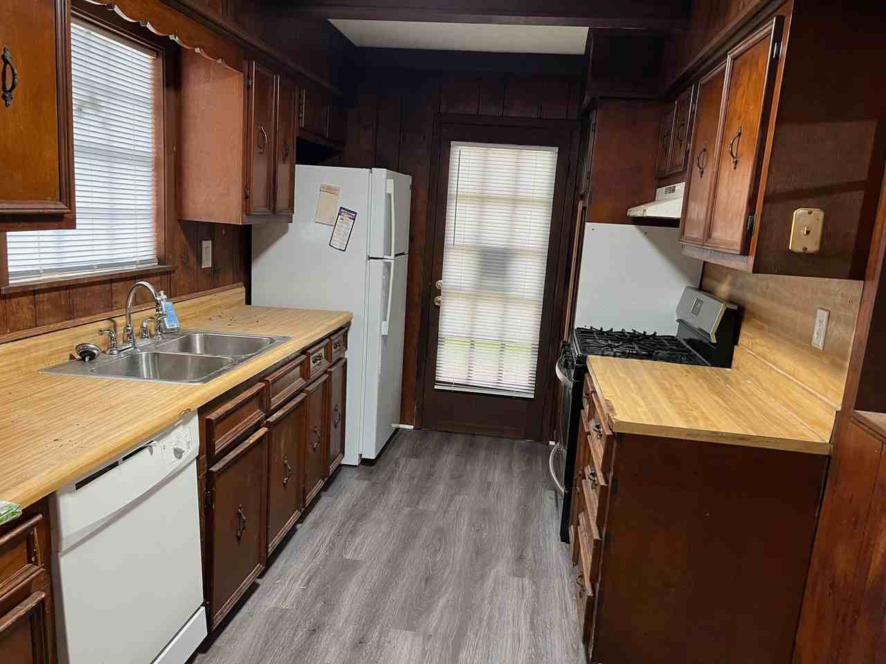 557 Shalimar Rd - Photo 2 of 9