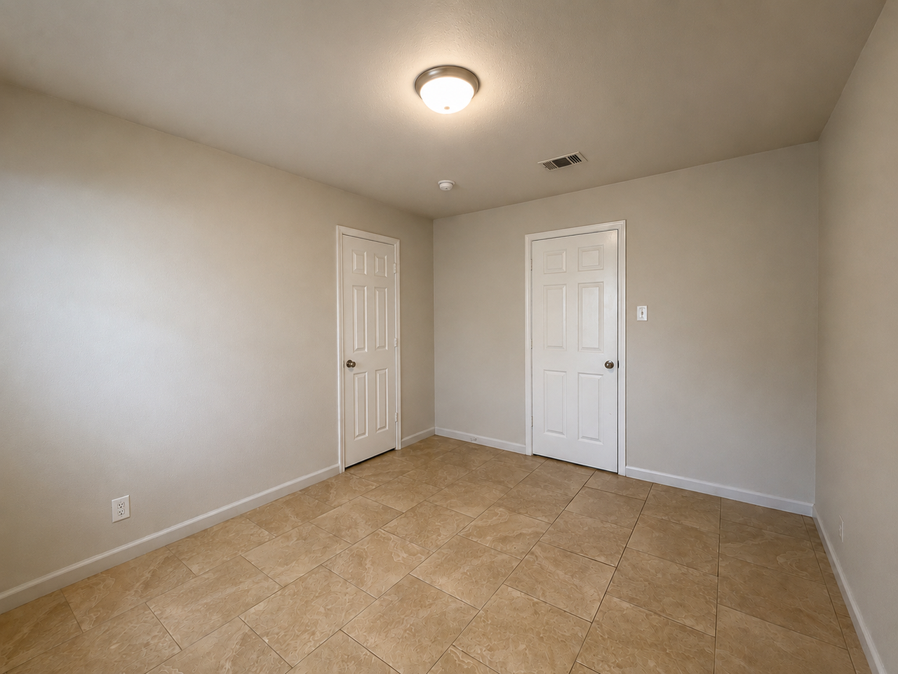 1302 9th St - Photo 7 of 12