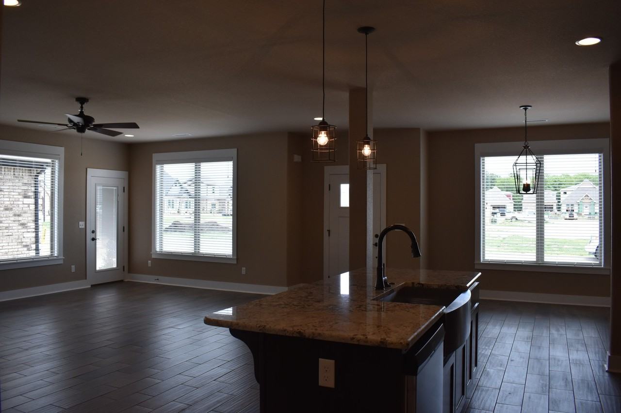 812 N Malbec Rd - Photo 4 of 24