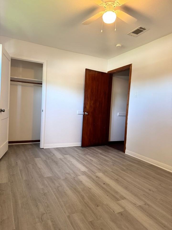 6015 Doulton Dr - Photo 4 of 11