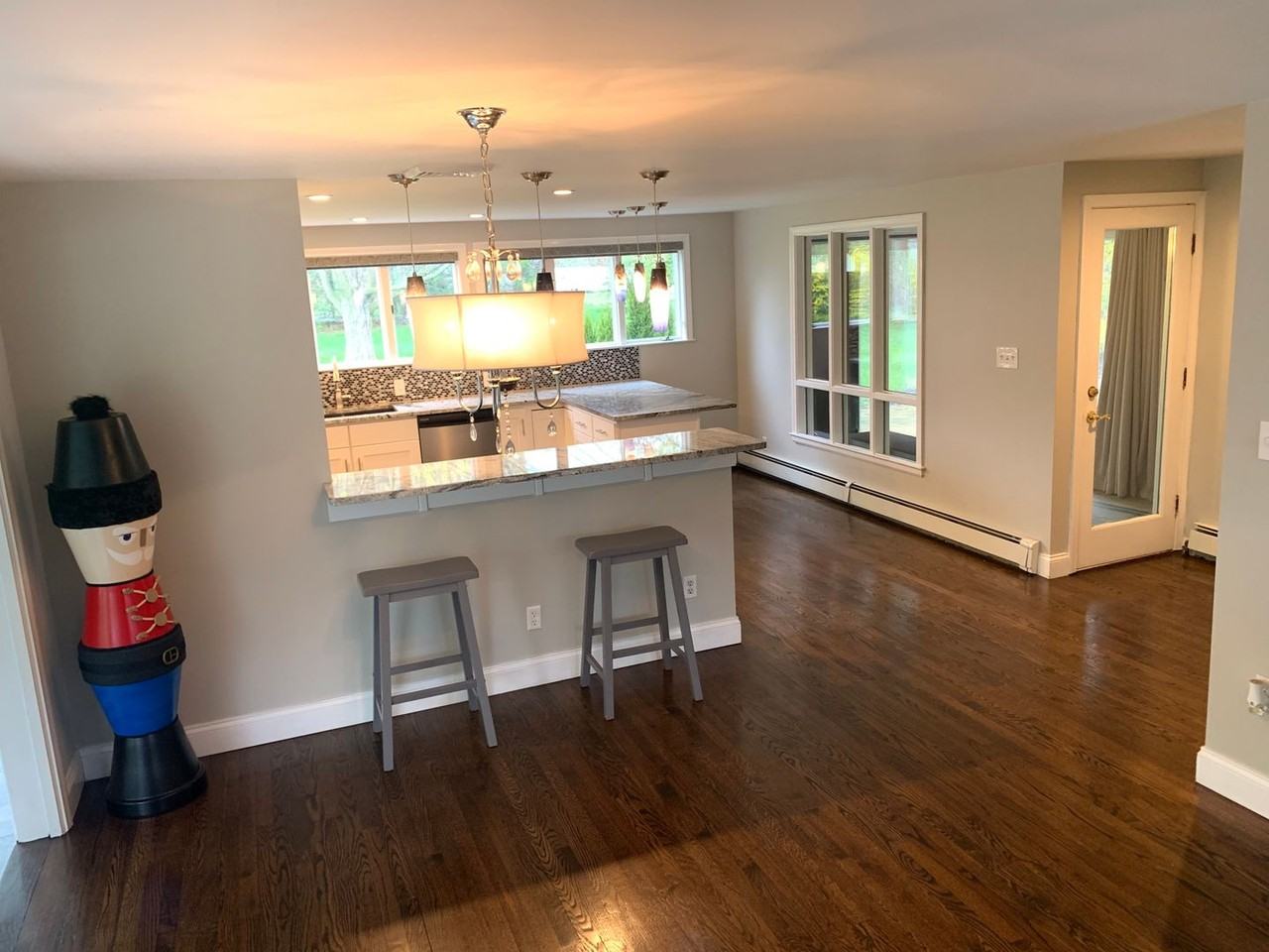 384 Matthews St - Photo 6 of 20