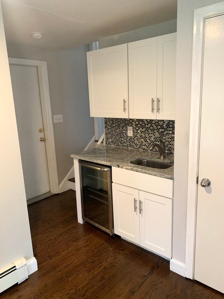384 Matthews St - Photo 7 of 20