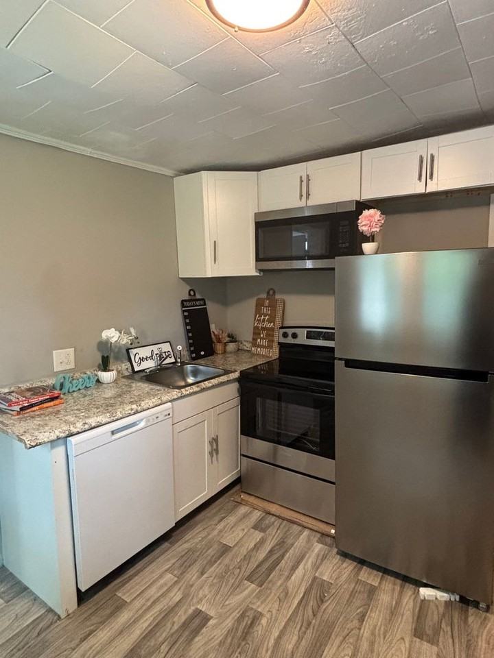 1112 East Dr - Photo 2 of 19