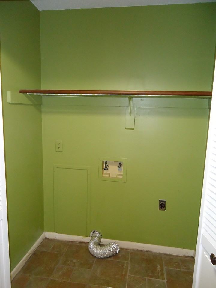 110 Manhattan Ct - Photo 5 of 15